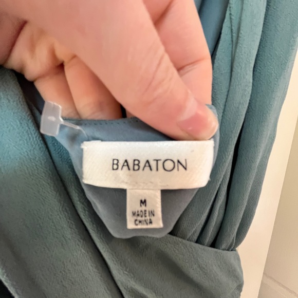 Aritzia jumpsuit with a waist tie and wide leg cropped bottom in size medium. - Picture 3 of 3